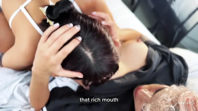 REAL ORGASM Delicious Scissors With My Roommate