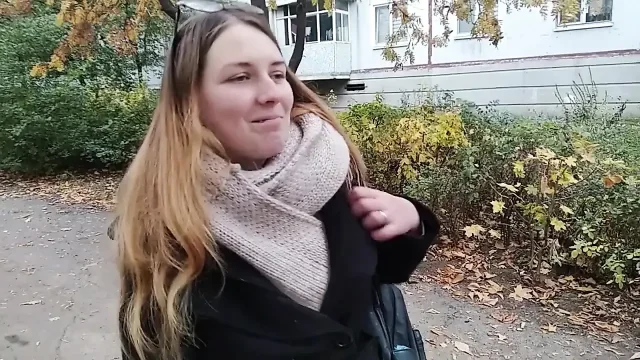 Fucked college girl at the entrance