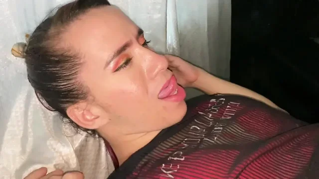 I fuck my stepdaughter's pussy