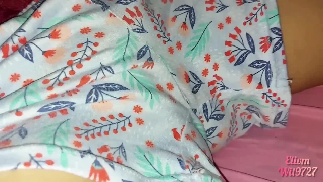 This Is How My Stepsister Is Surprised Under the Sheets