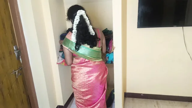 Housewife saree show