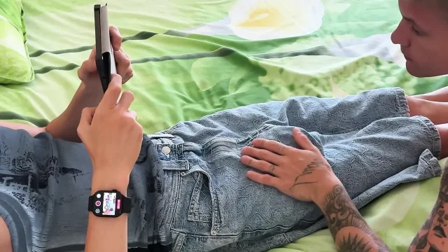 Gives a Deepthroat to a Friend While He Plays on the Phone