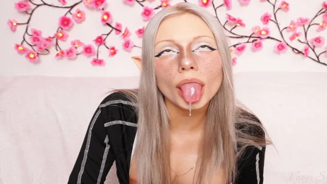 Divulya-sladulya Fills Her Mouth with Sperm - Blowjob of a Big Dick