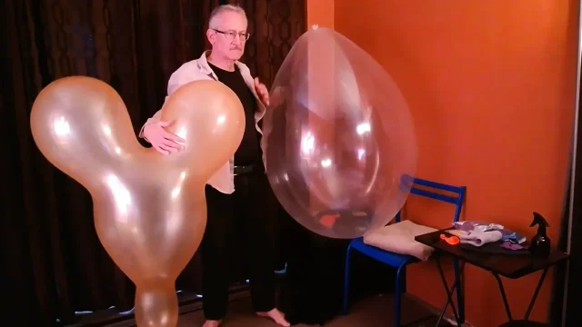 148 Mouse Ear Balloon Fun with Kinky Daddy