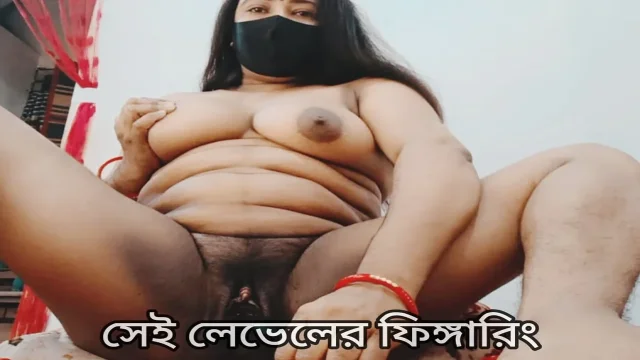 Slutty boudi make an fingering video