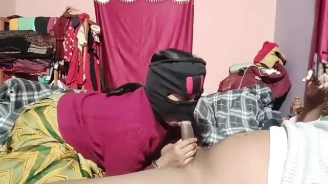 Husbend ke sath lund chus ka mal nikali hath se