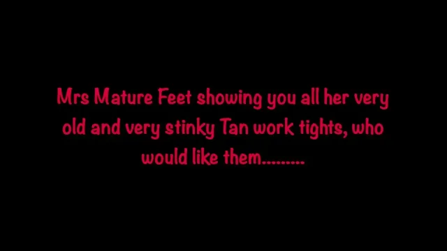 Mrs Mature Feet wearing old work Tights & Big panties