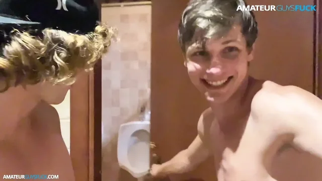2 friends get filthy in a public bathroomand they filmed it just for you