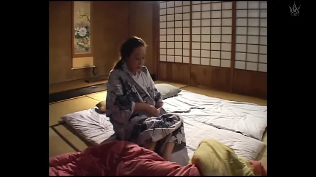 P015g04 in the Early Showa Era the Obscene Affair of the Young Husband and Wife