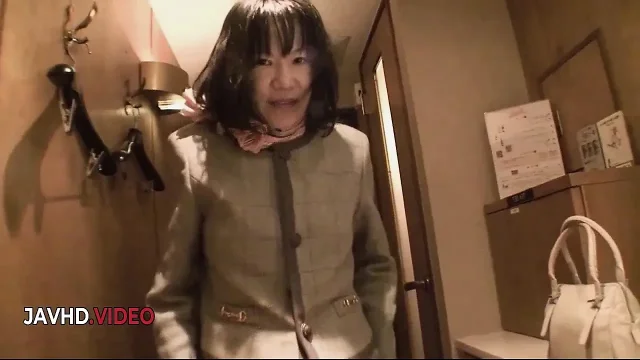 Kiyoe Majima's Sensual Solo Pleasure With Vibrator for Her Mature Hairy Pussy