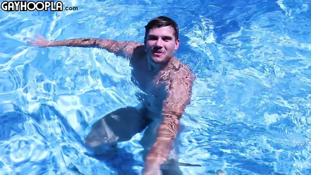 Clark Bates Jerks off and Wants to Be Uncut