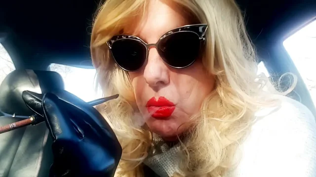 Mrs Ruthie Roman TG smoking More120 Menthols compilation