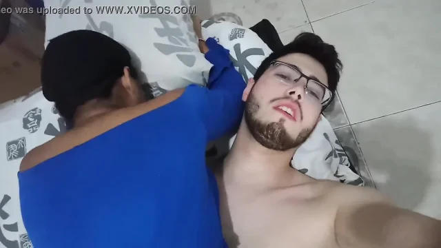 18 year old brunette big saggy tits from New York United States fucking her
