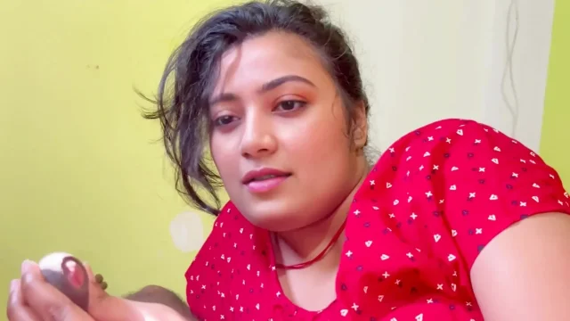 OMG Im alone with my step mother and I asked help to fuck my tight dick