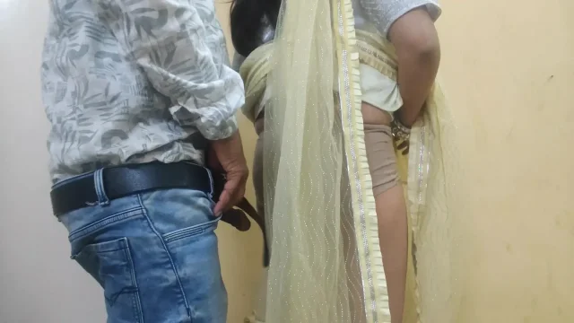 Bhabhi ko condom laga kar choda