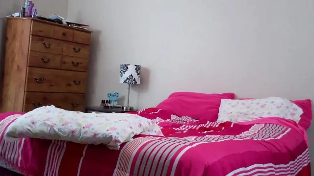 Hot MILF Cheating wife Katerina Intense and quick Handjob to make her landlord