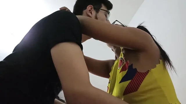 18 year old brunette big saggy tits from New York United States fucking her