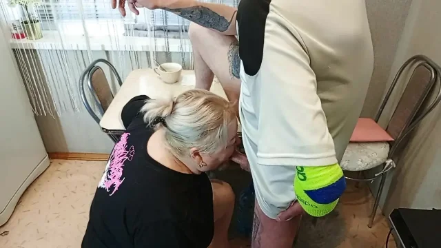 in the afternoon I fuck my neighbor in the mouth in the kitchen and cum