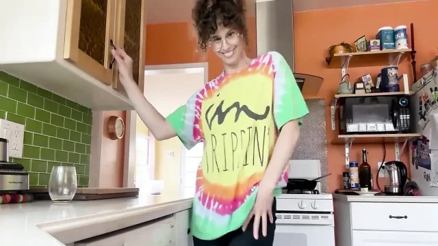 Conservative Woman Turns Into a Hippie This Is Some High Quality Performance