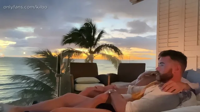 Sunset Date turns into Bareback Muscle Breeding Balcony Fuckfest