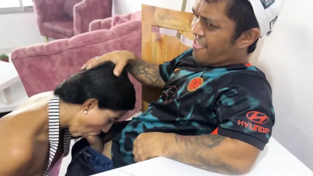 Dick Midget Destroys Big Ass MILF and Fills Her with Milk Until She Squirts