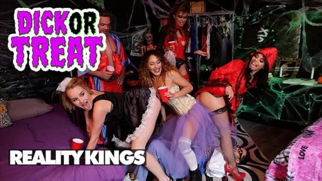 REALITY KINGS - Wild Eve Ellewood Stoney Lynn And Gina Valentina Turn A