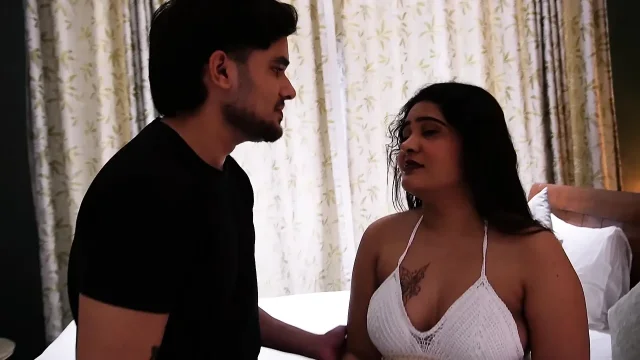 INDIAN BEAUTIFUL COUPLE FUCKED HER STEP BROTHER IN HOTEL ROOM HARDCORE SEX