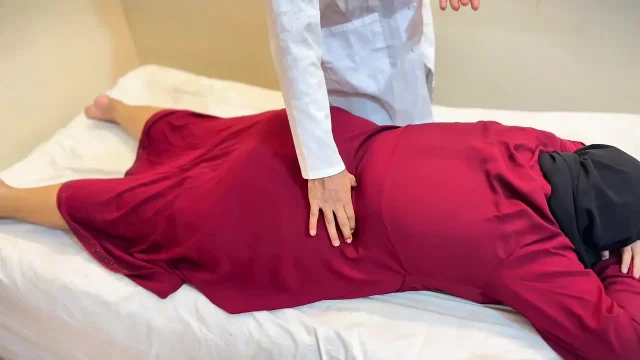 Egyptian Muslim Sensual Body Massage - Big round butt Thai amateur body massage