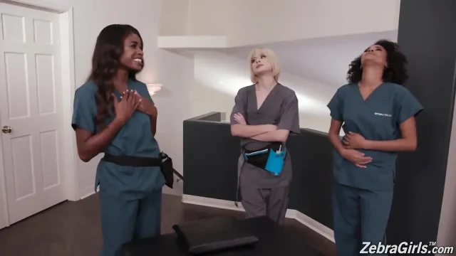 Alina Ali Jessie Saint and Nicole Kitt have lesbain sex