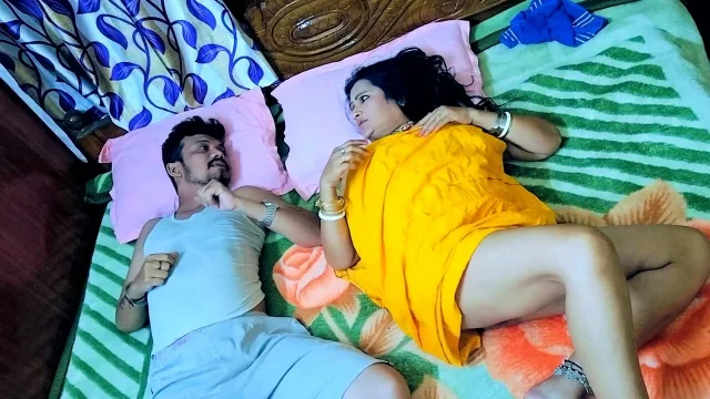 Happy husband wife jhagra karte karte sex karlia bhabhi ne parrakha tha sexy BRA