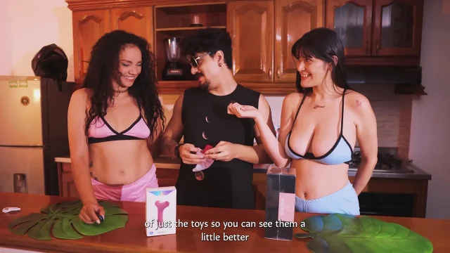 Making This 2 Georgeous Cum with Some Help badpeach Toys Review