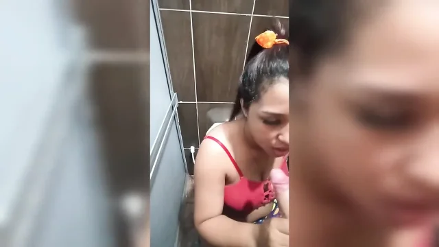 18 year old brunette big saggy tits from New York United States fucking her