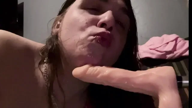 Reign getting mouth fucked wishing it was your dick come feed me your cum
