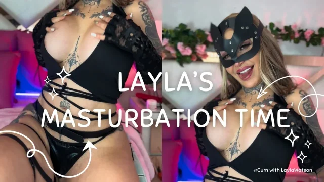 Sexy masked kitty masturbates
