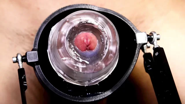 Testing a new penis sleeve and a silent masturbation machine
