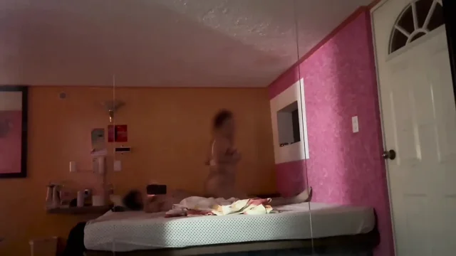 Married woman gets hot to be recorded through the mirror