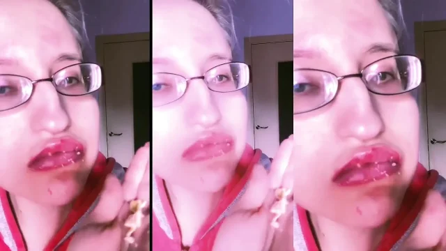 Asmr Red Lipstick and Mini Cake Eating
