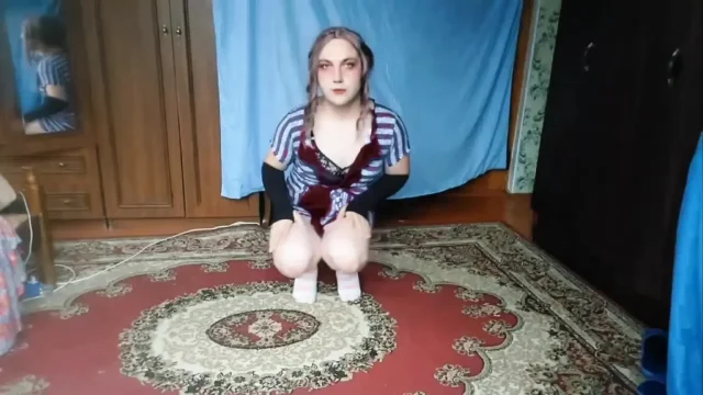 Hot Crossdresser Moving Booty Slowly To Drive You Crazy