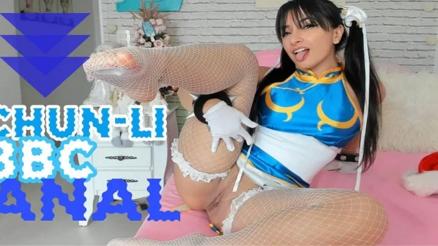 Sexy Emanuelly Raquel as Chun Li Anal Sex with a BBC