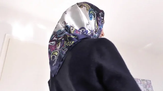 Satin Headscarf Fashion Show and Cumming on Scarf JOI Lady Victoria Valente