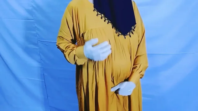 Indian beautiful woman fucked while working in garment factory