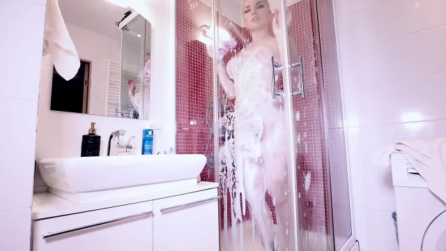 I'm Taking a Shower and Masturbating Watching This Andre Love