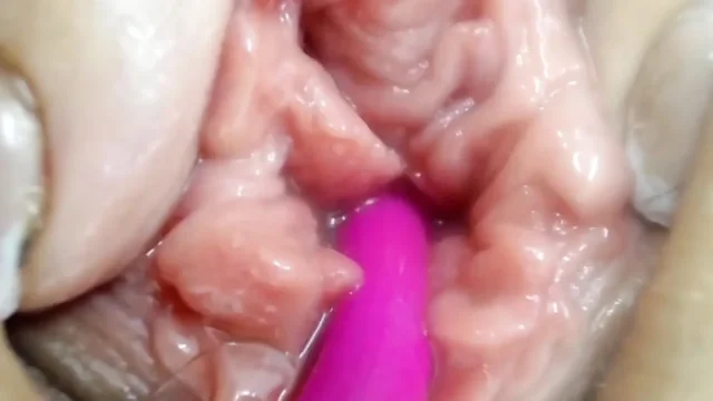 Her Pussy Got Wet Getting Orgasm and Squirting Close-up