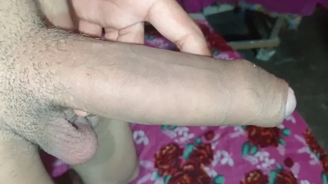 I took the pleasure of my pussy with my hand with my cock