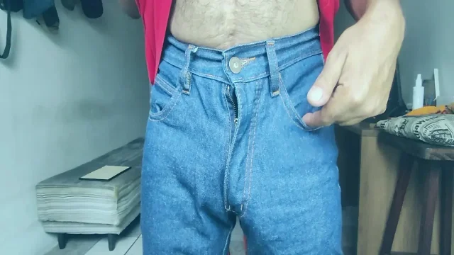 Smoking in Jeans