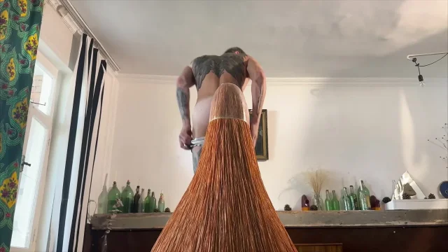 The Courier Delivered an Unusual Package and Caught the Twink Having Anal Sex