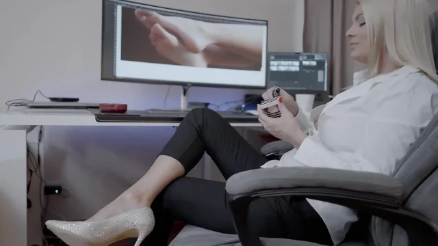 Jasmine RougeXXX - Hot Office FEET FUCK
