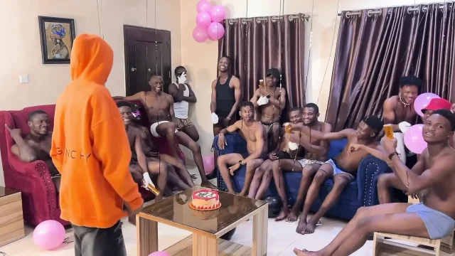 16 Awesome Men Surprise Me on My Birthday Day