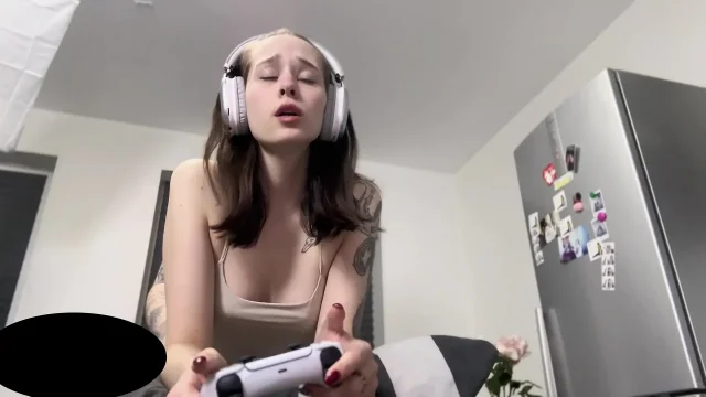 While the Beauty Was Playing Tanks Fucked Her Beautiful Ass