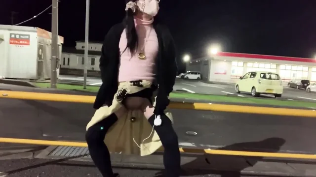 Self-training No 41 Tackle Pussy Exposure in Progress at Shopping Mall Parking Lot